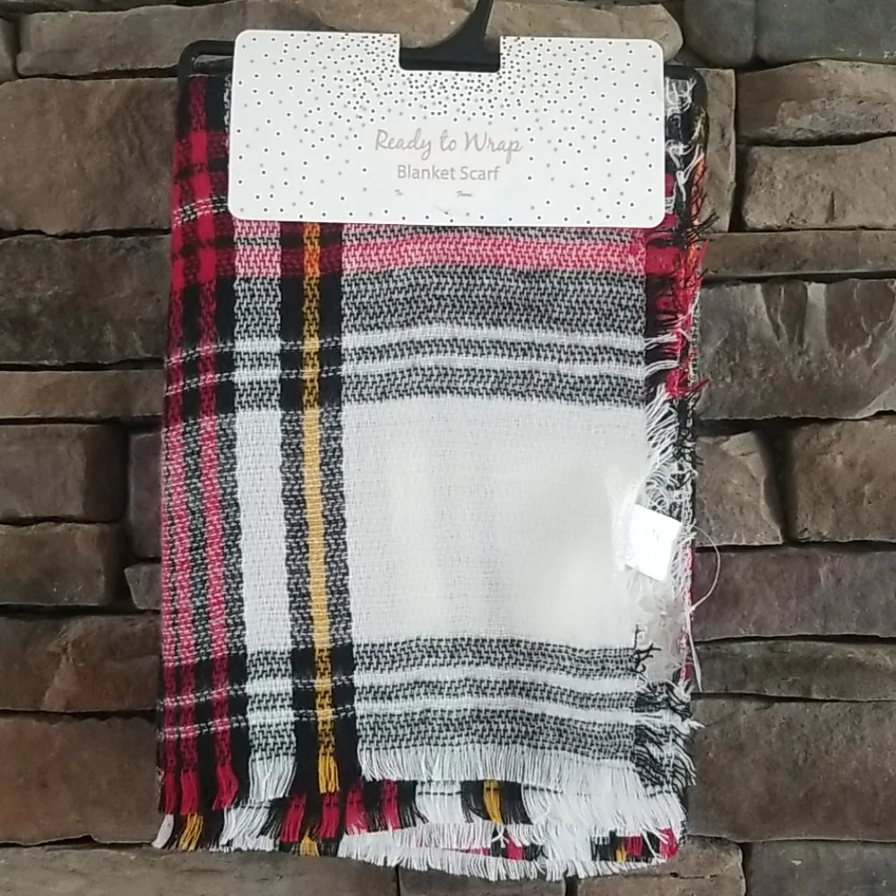 Plaid Blanket Scarf. NEW with tags